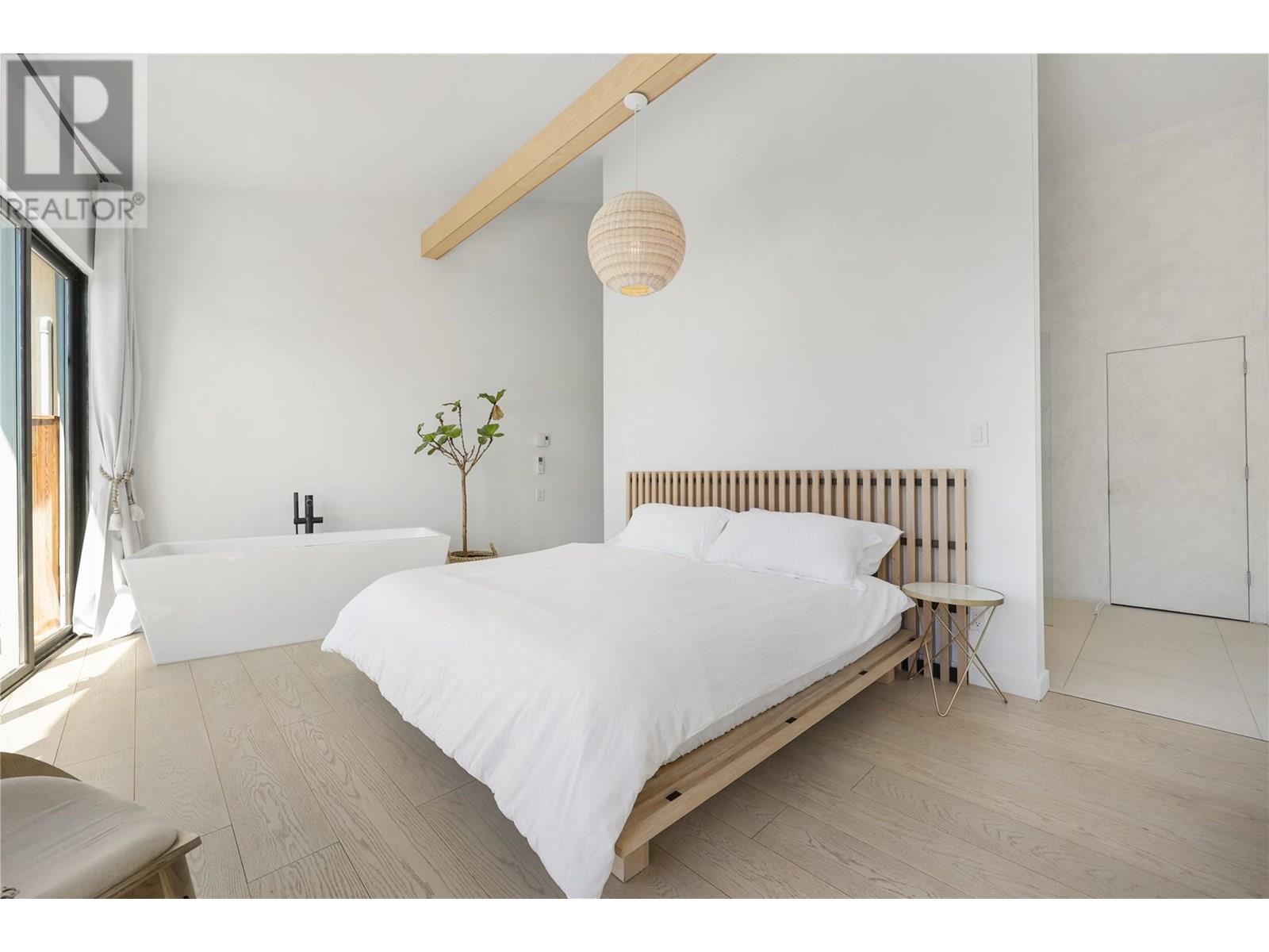 1876 Dewdney Road, Kelowna, British Columbia  V1V 2C3 - Photo 14 - 10355459