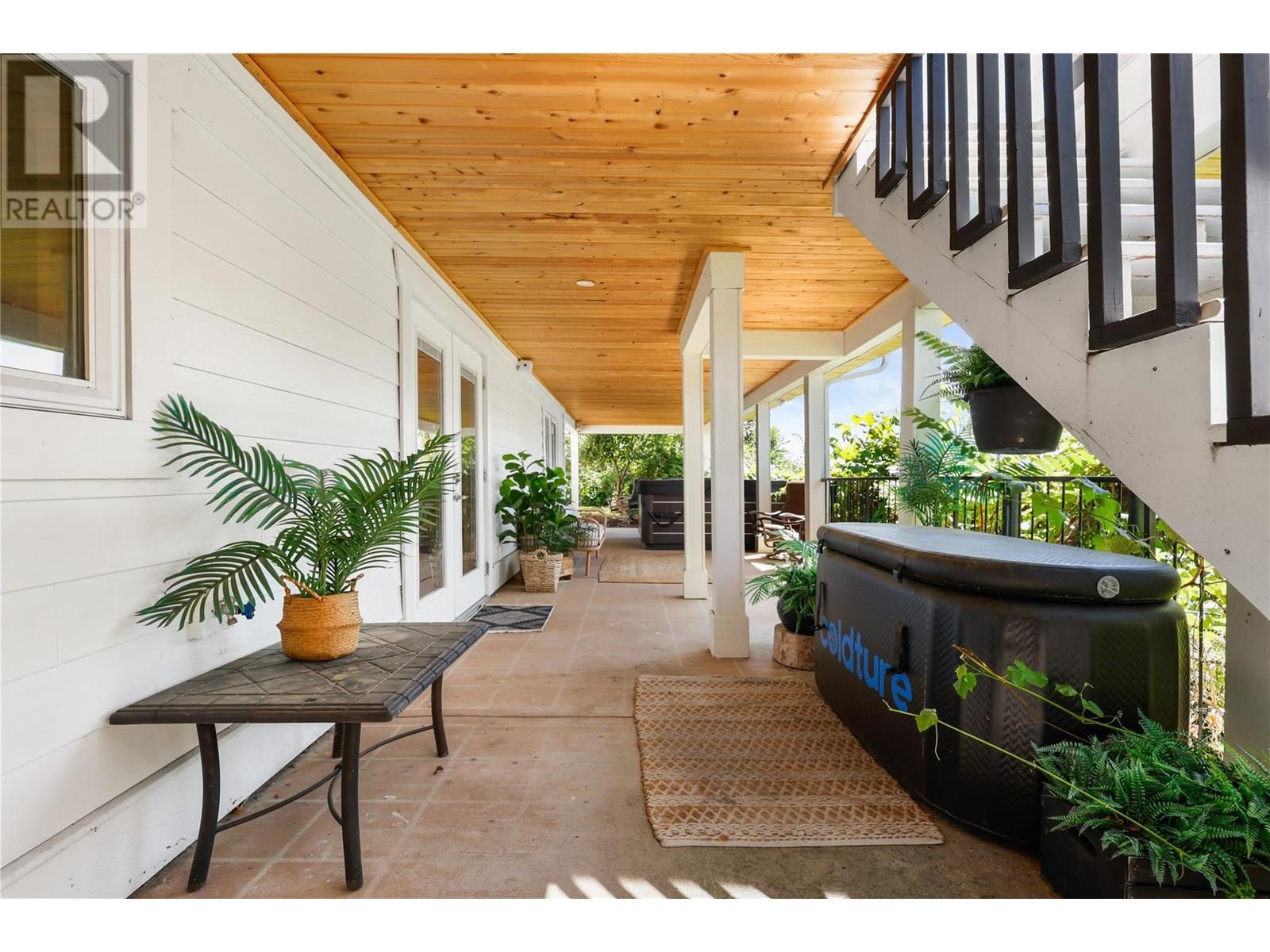 1876 Dewdney Road, Kelowna, British Columbia  V1V 2C3 - Photo 32 - 10355459