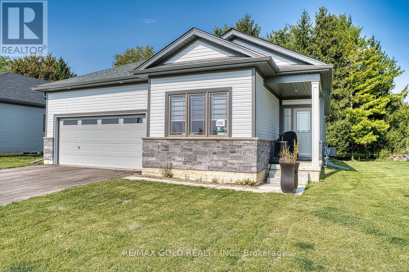 166 Ellen Street, North Perth, Ontario  N0G 1B0 - Photo 2 - X12277562