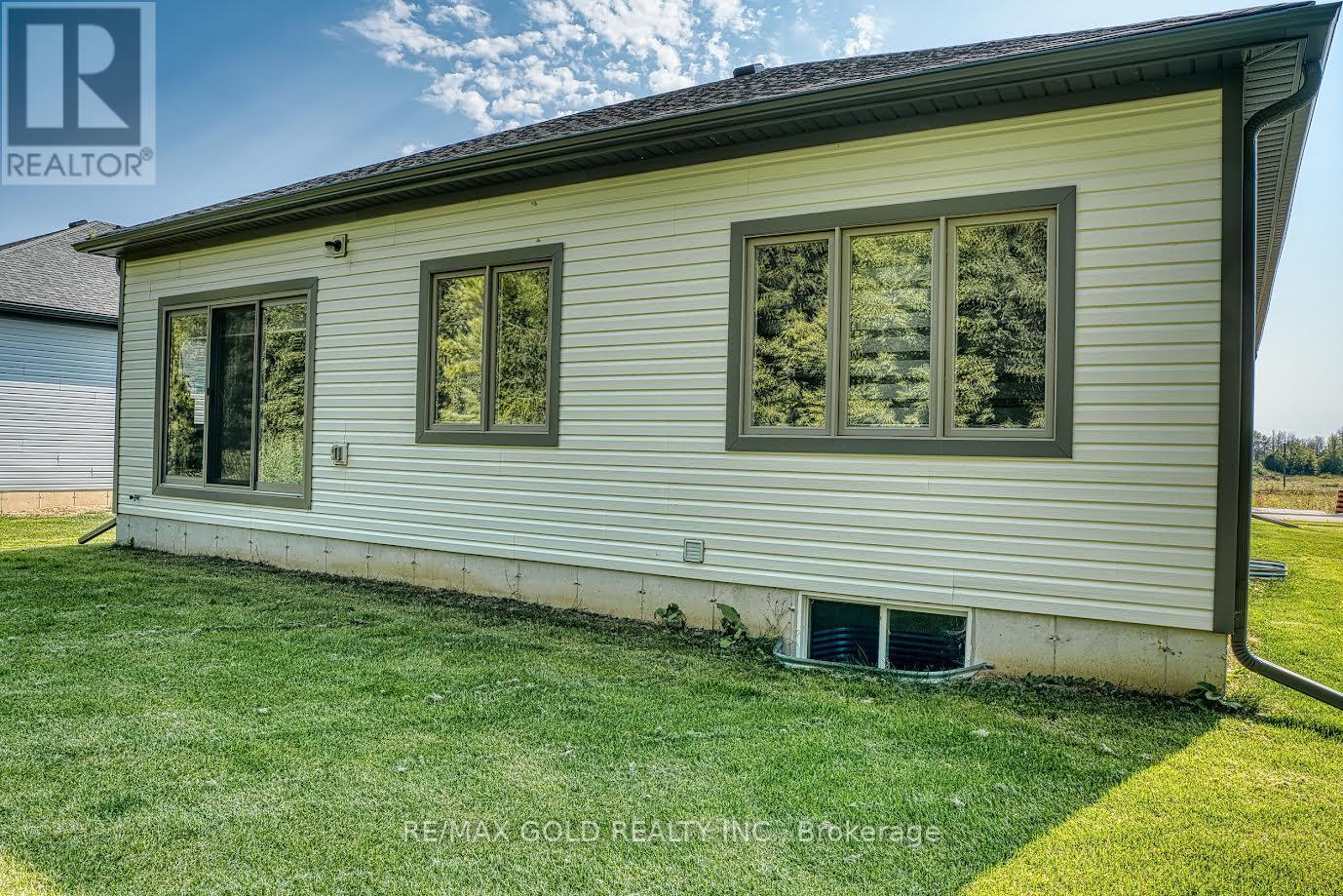 166 Ellen Street, North Perth, Ontario  N0G 1B0 - Photo 5 - X12277562