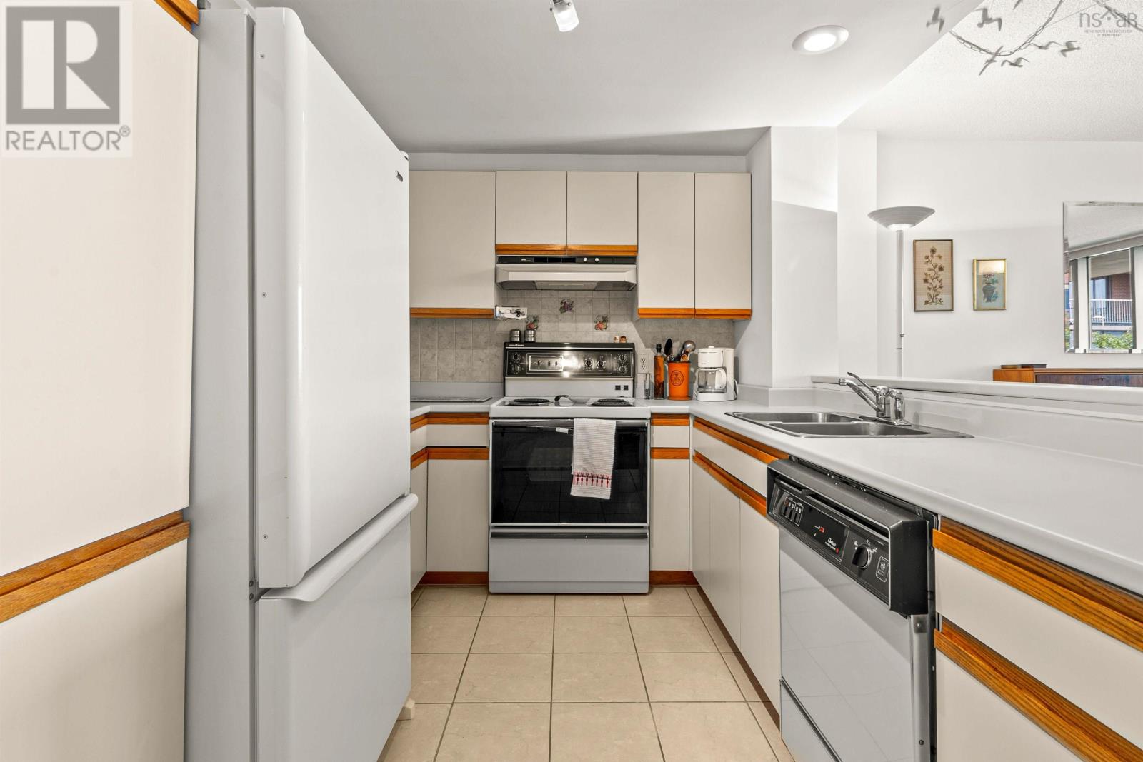 210 1 Prince Street, Dartmouth, Nova Scotia  B2Y 4L3 - Photo 13 - 202516933