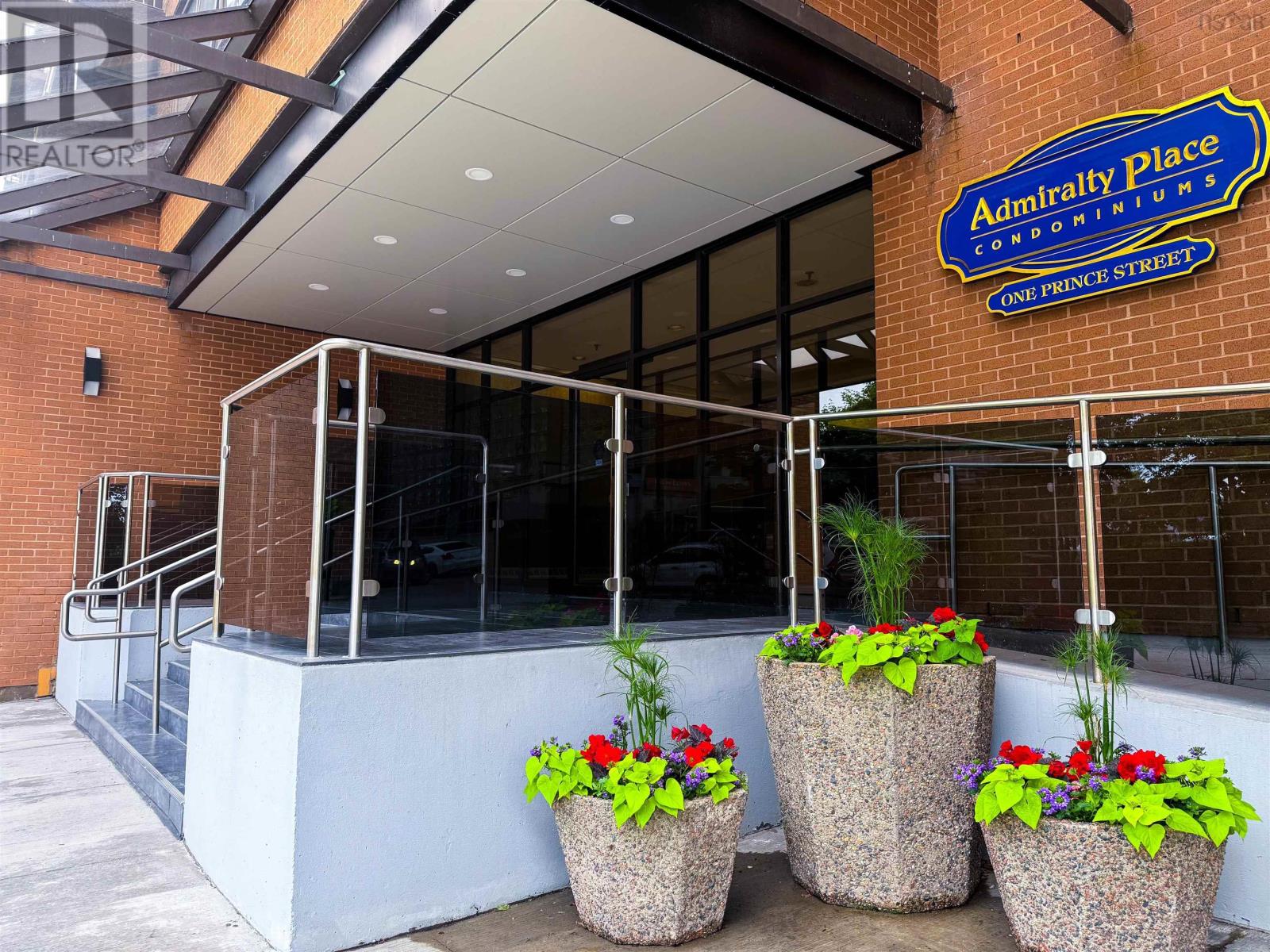 210 1 Prince Street, Dartmouth, Nova Scotia  B2Y 4L3 - Photo 4 - 202516933