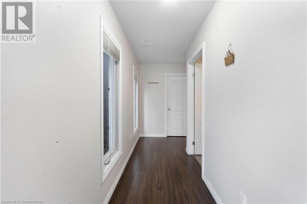 Property at 6 POMPEII Street image 4