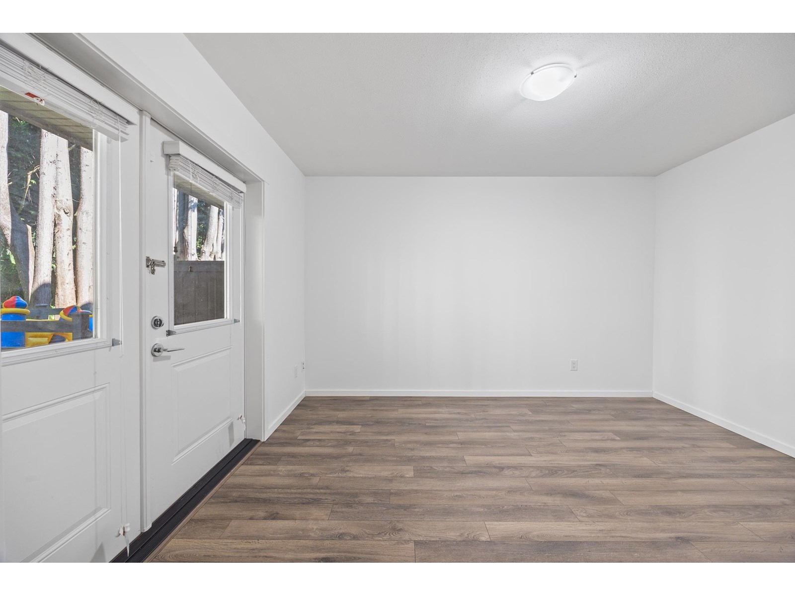 Property at 15 10433 158 STREET image 5