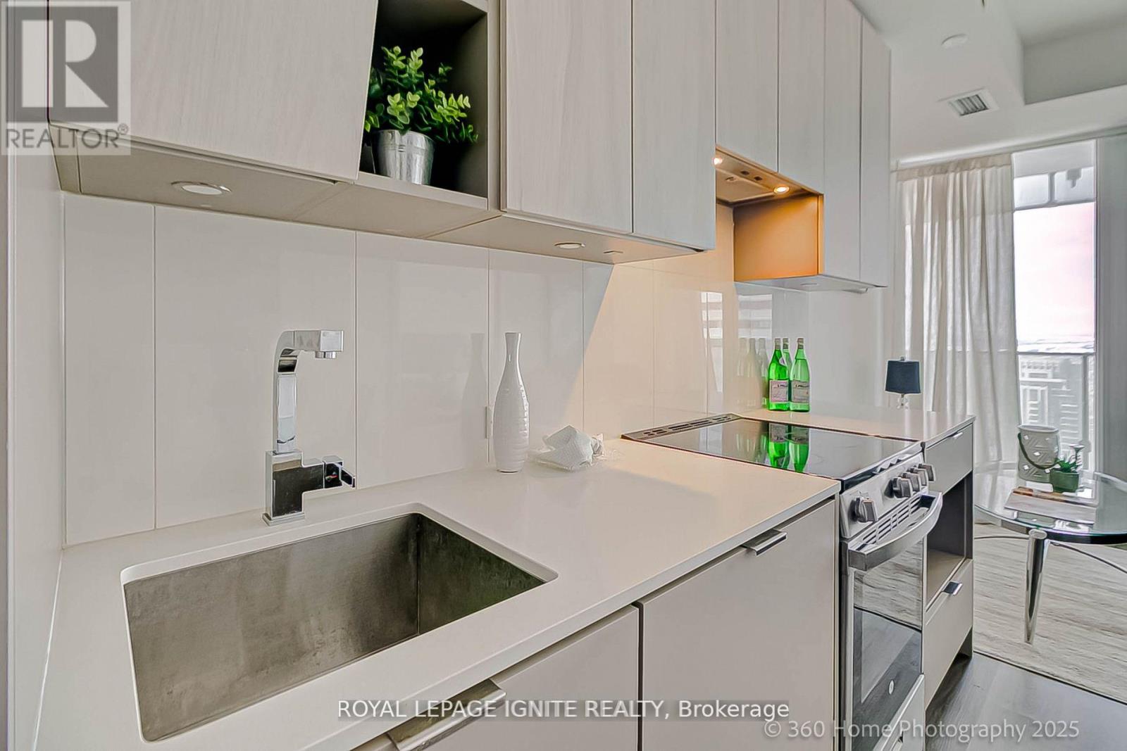 4010 - 3883 Quartz Road, Mississauga, Ontario  L5B 4M6 - Photo 4 - W12277597