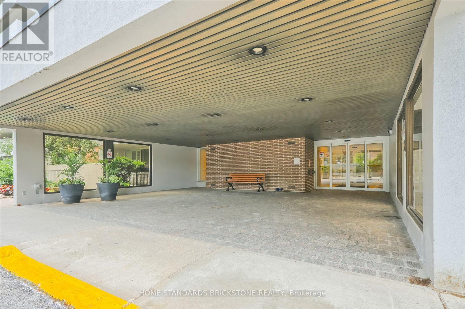 Property at 601 - 240 SCARLETT ROAD image 3