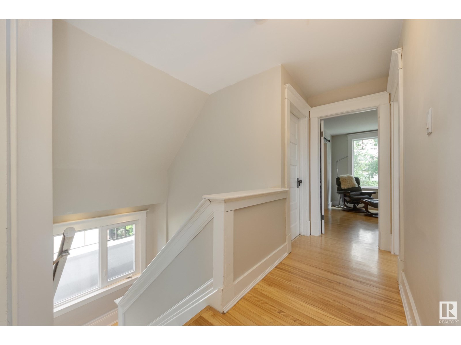 Property at 11118 65 ST NW image 3