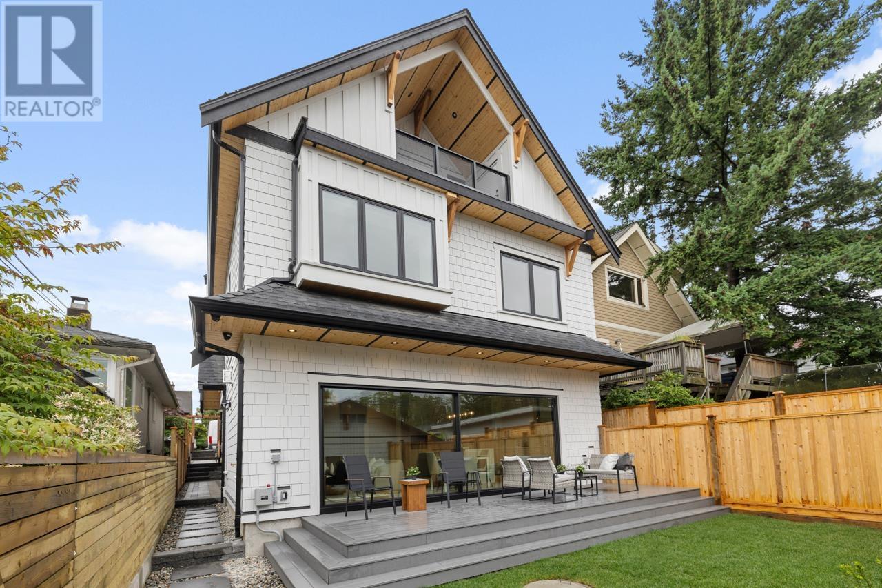 2 2247 PARKER STREET, Vancouver, British Columbia