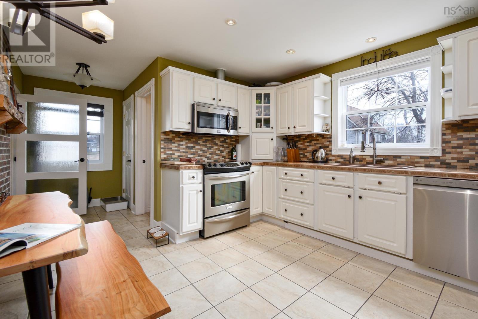 100 Whitney Avenue, Sydney, Nova Scotia  B1P 4Z9 - Photo 20 - 202507836