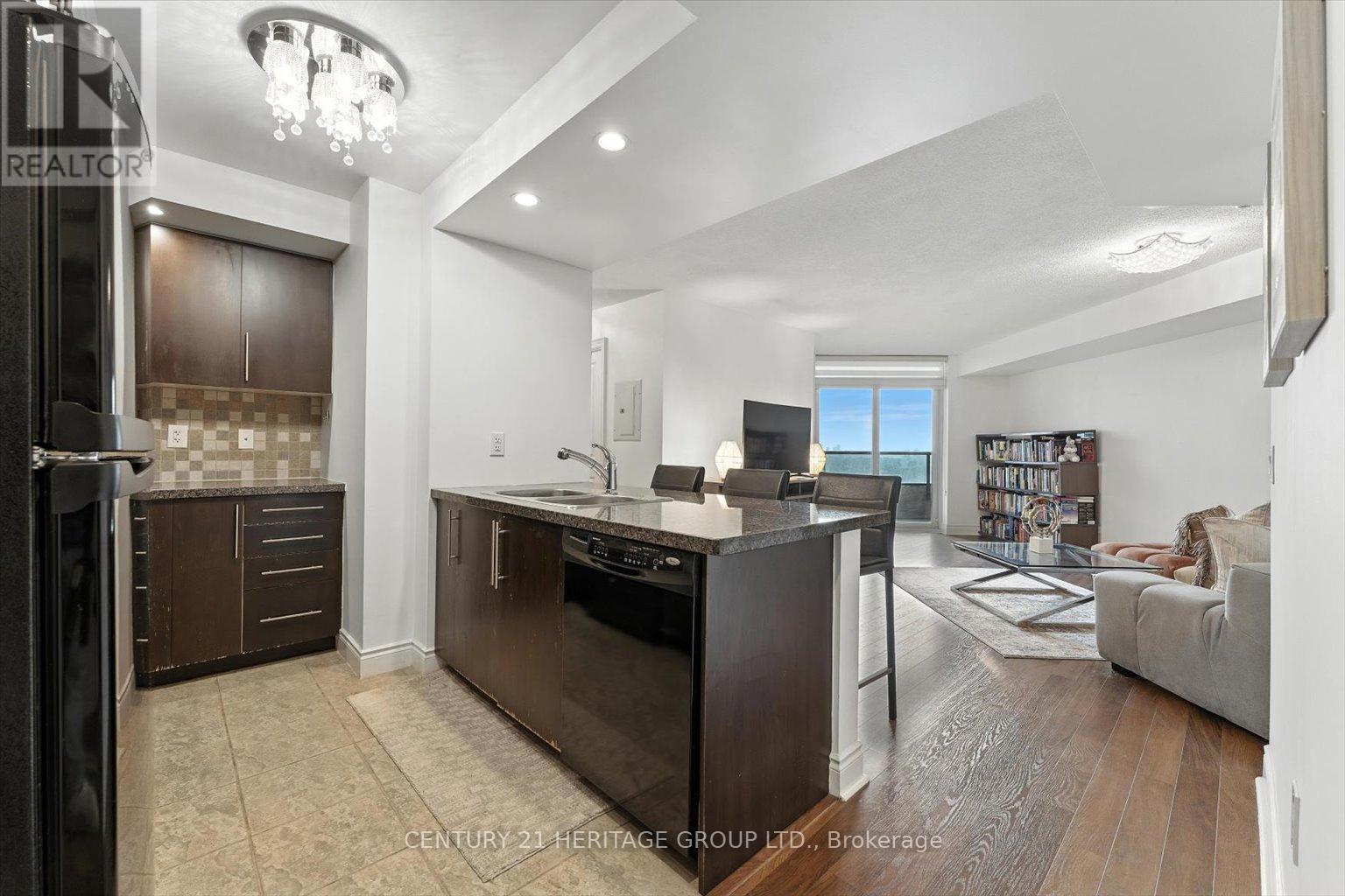 1325 - 500 Doris Avenue, Toronto, Ontario  M2N 0C1 - Photo 3 - C12277674