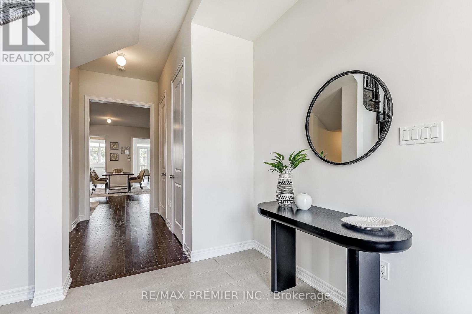 Property at 350 BOUNDARY BOULEVARD image 3