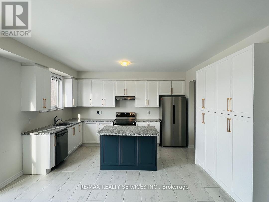 Property at 13 DEL RAY CRESCENT image 2