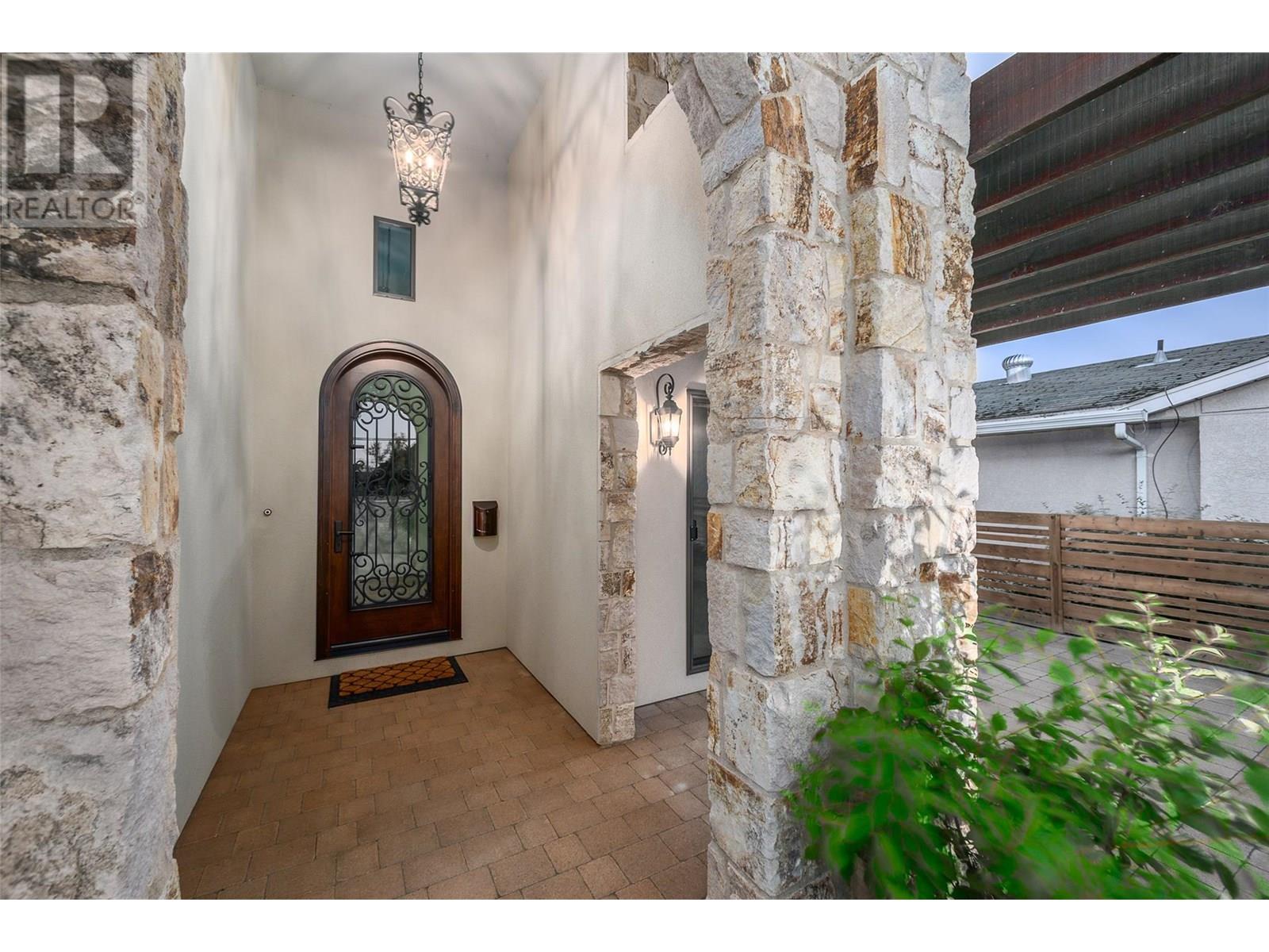 Property at 3567 Lakeshore Road image 5
