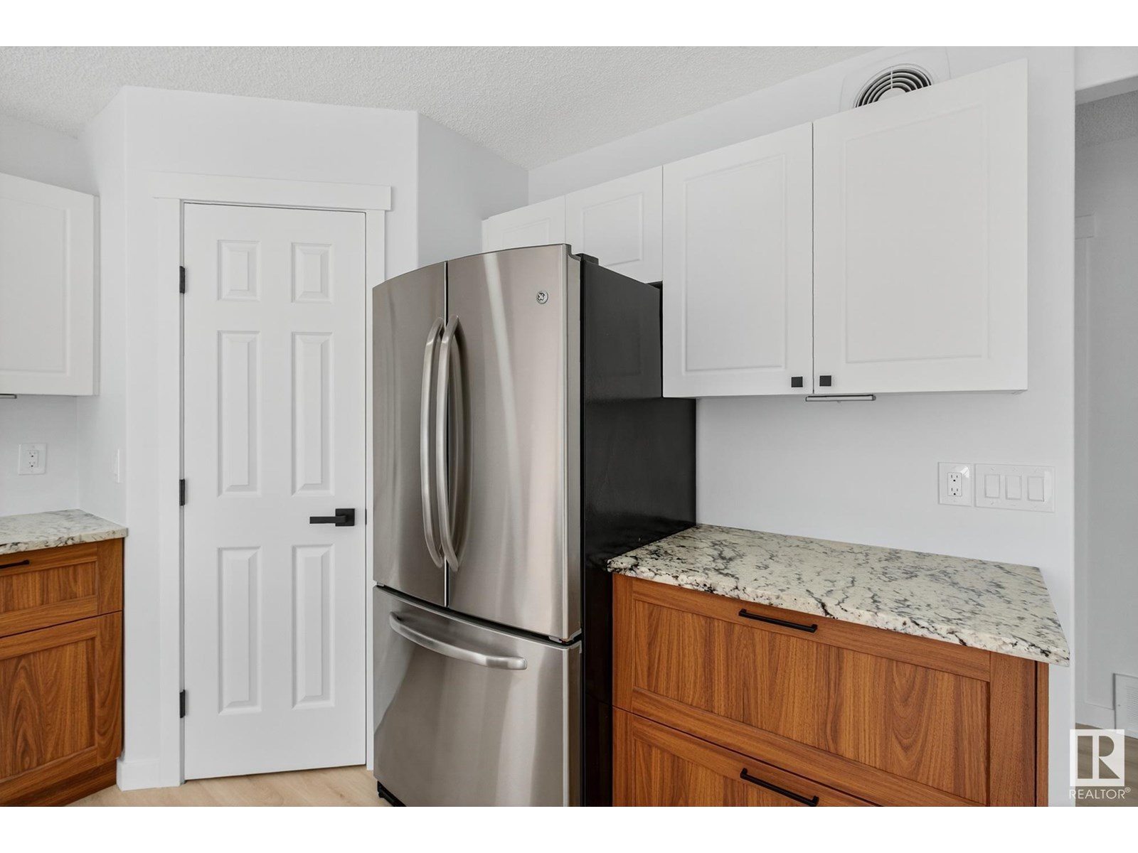 168 Ward Cr Nw, Edmonton, Alberta  T6T 1M6 - Photo 11 - E4447077