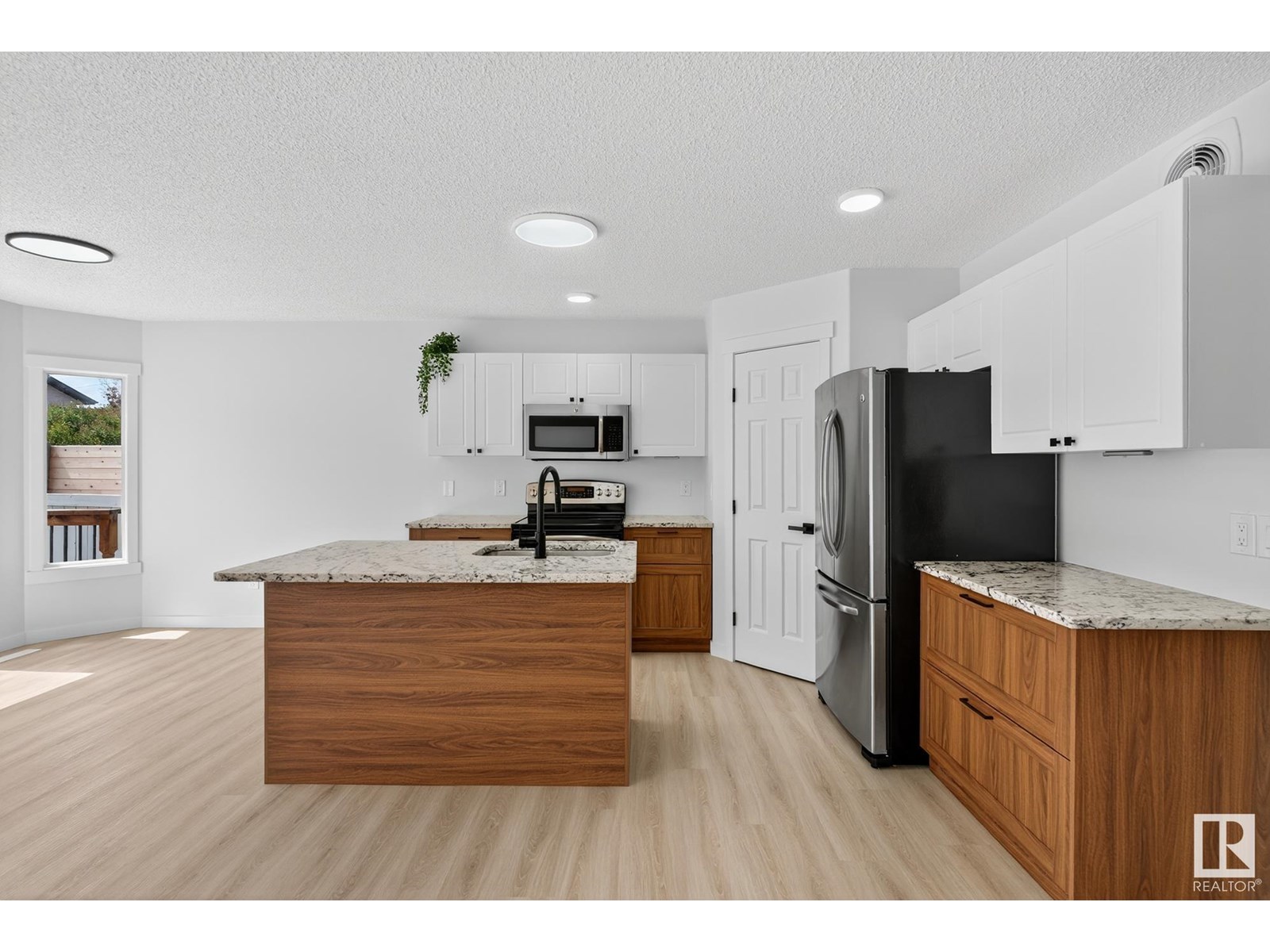 168 Ward Cr Nw, Edmonton, Alberta  T6T 1M6 - Photo 7 - E4447077