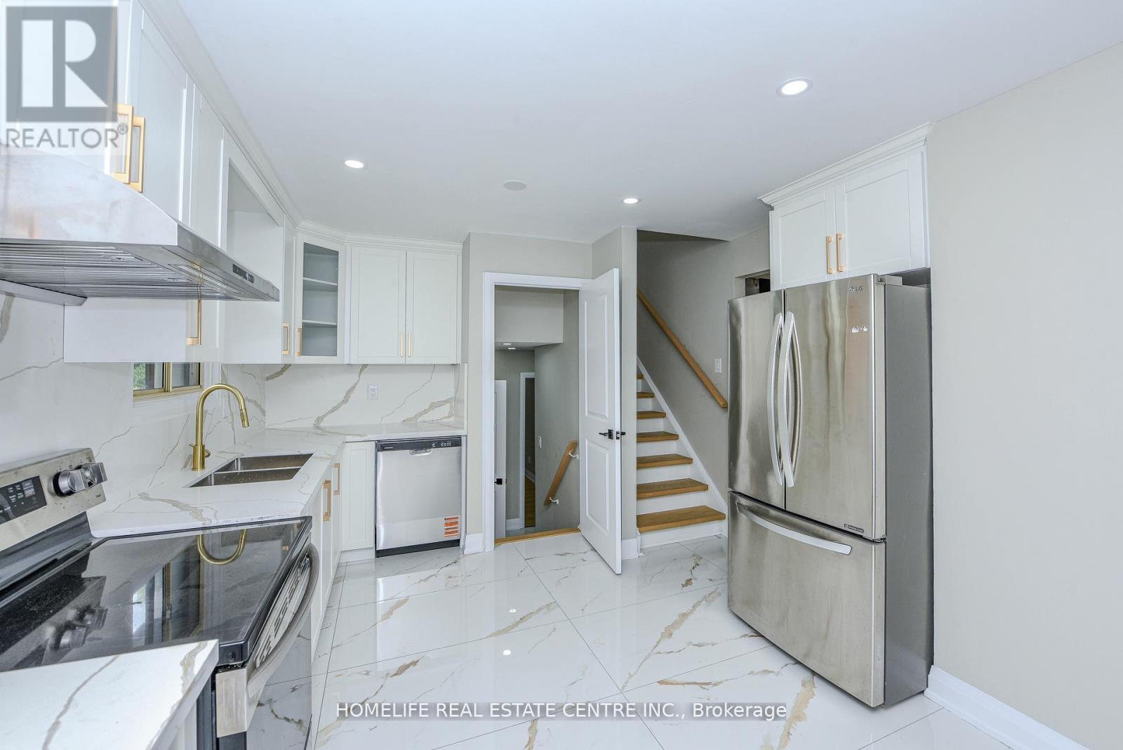 37 Newlyn Crescent, Brampton, Ontario  L6V 3A9 - Photo 12 - W12277655