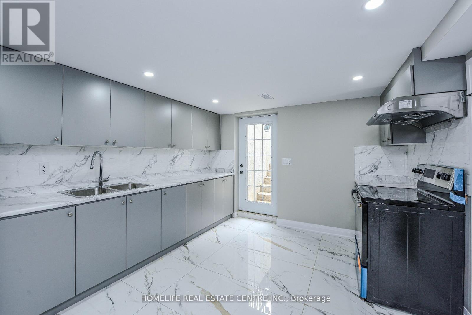 37 Newlyn Crescent, Brampton, Ontario  L6V 3A9 - Photo 29 - W12277655