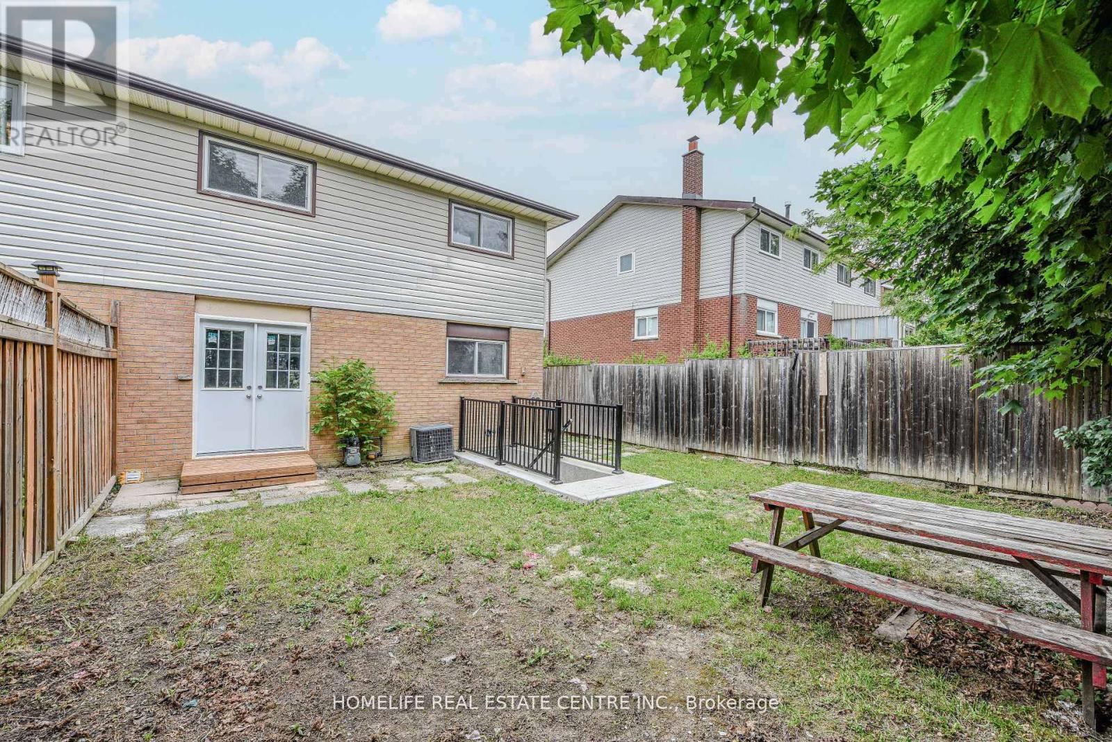 37 Newlyn Crescent, Brampton, Ontario  L6V 3A9 - Photo 41 - W12277655