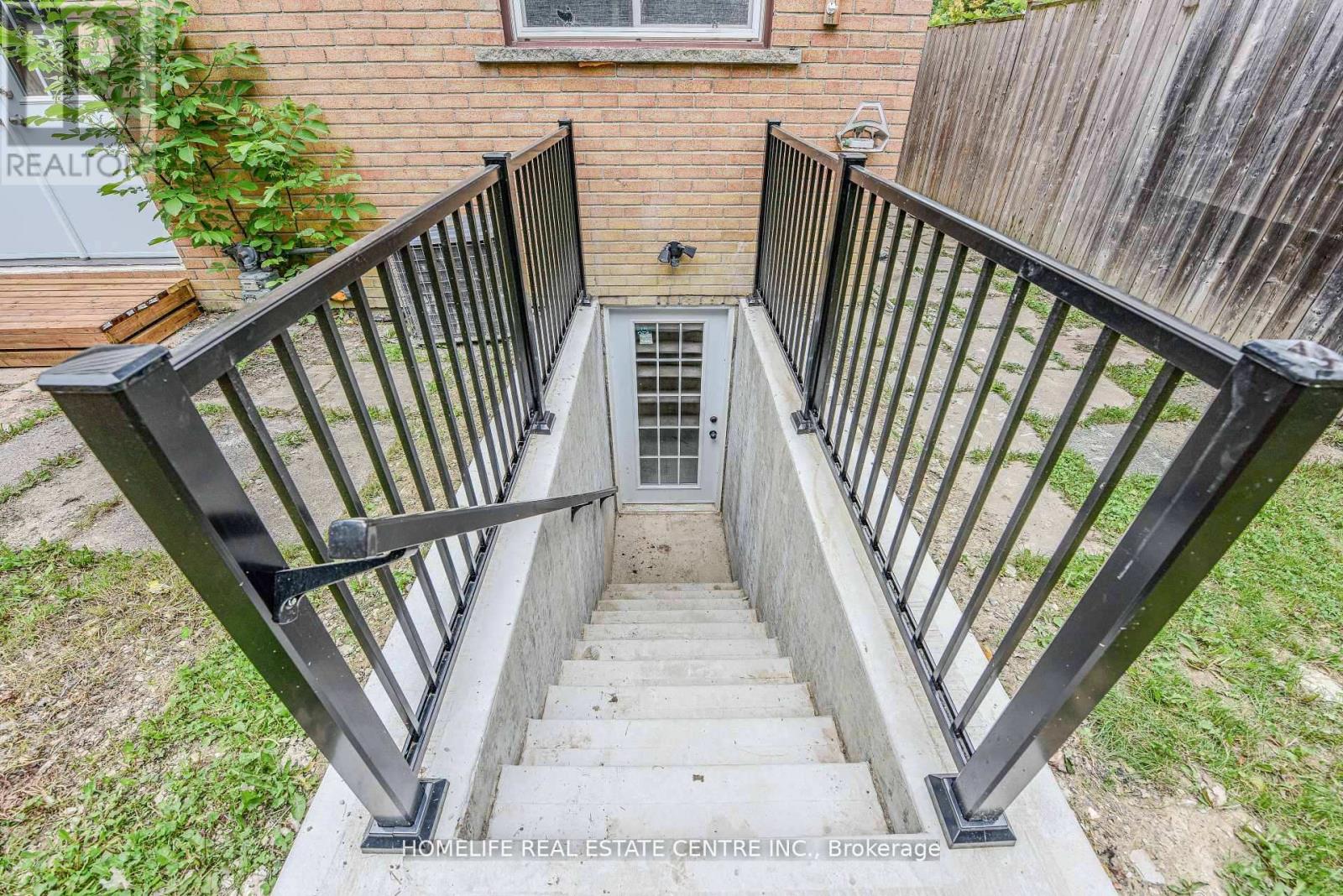 37 Newlyn Crescent, Brampton, Ontario  L6V 3A9 - Photo 42 - W12277655