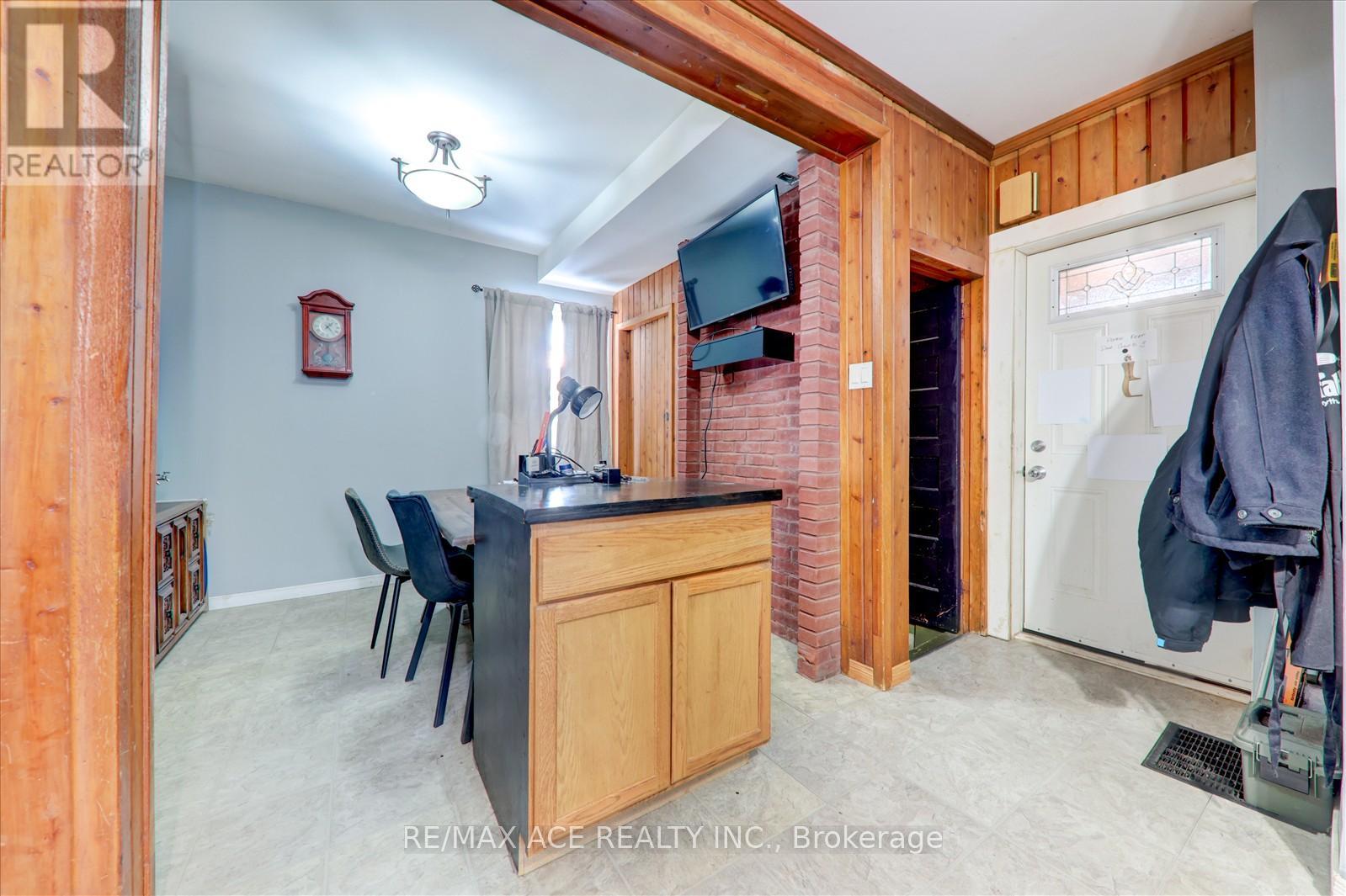 Property at 304 WEST SCUGOG LANE image 1