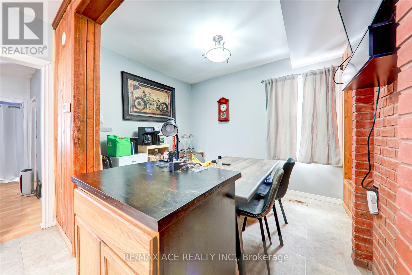 Property at 304 WEST SCUGOG LANE image 3