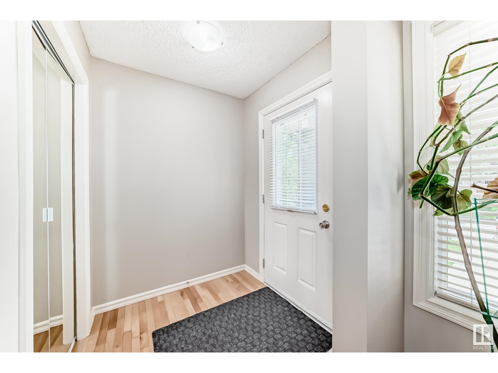 Property at 14767 140 ST NW image 2