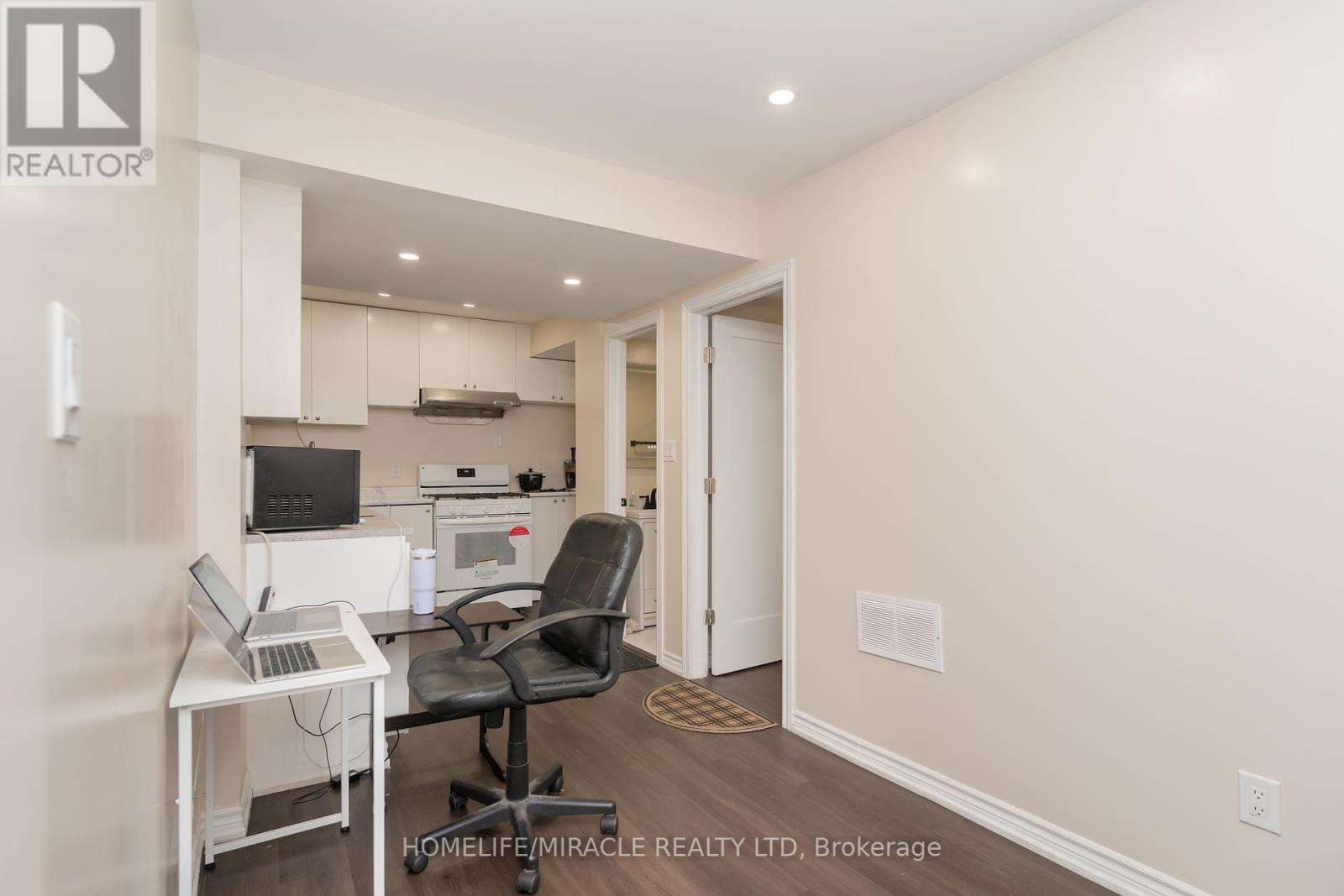 10 Huntingwood Crescent, Brampton (Central Park), Ontario  L6S 1S6 - Photo 26 - W12277702
