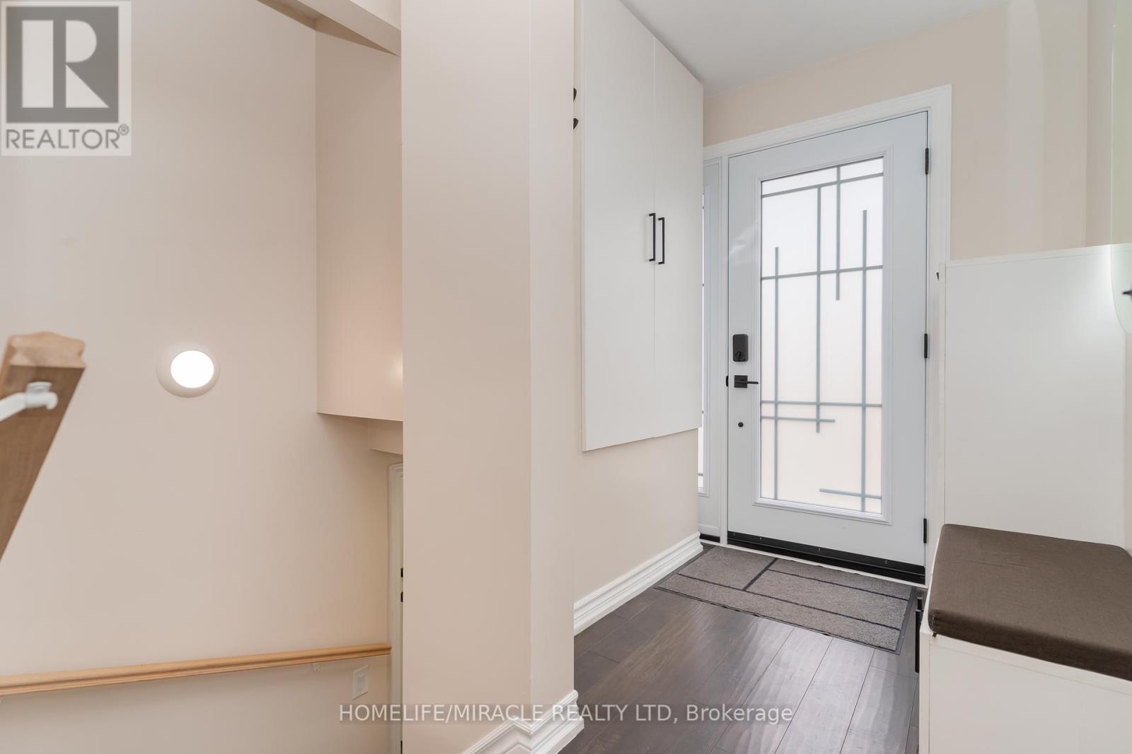 10 Huntingwood Crescent, Brampton (Central Park), Ontario  L6S 1S6 - Photo 6 - W12277702