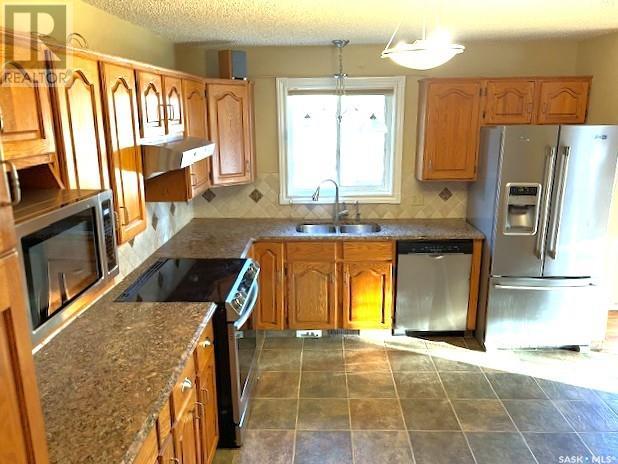 Property at 1635 Marquis AVENUE image 3