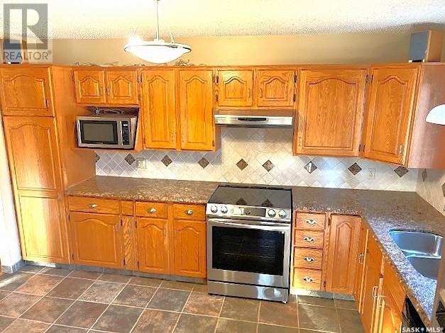 Property at 1635 Marquis AVENUE image 4