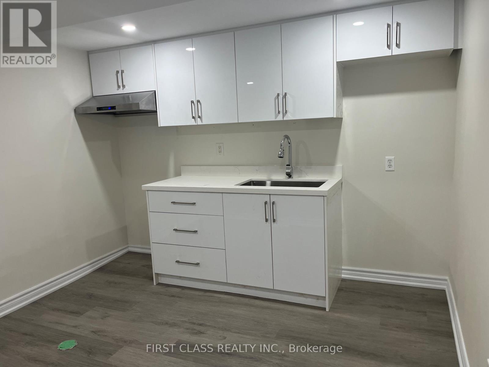 Lower - 14 Pringle Avenue, Markham, Ontario  L3P 2P4 - Photo 2 - N12277746