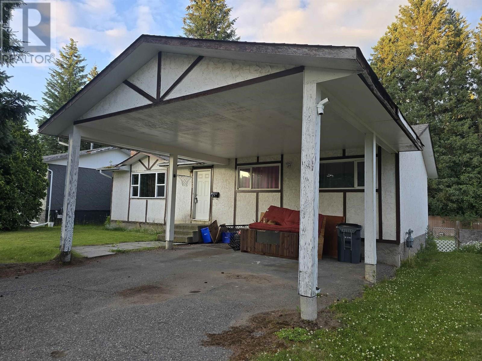 Property at 7790 QUEENS CRESCENT image 3