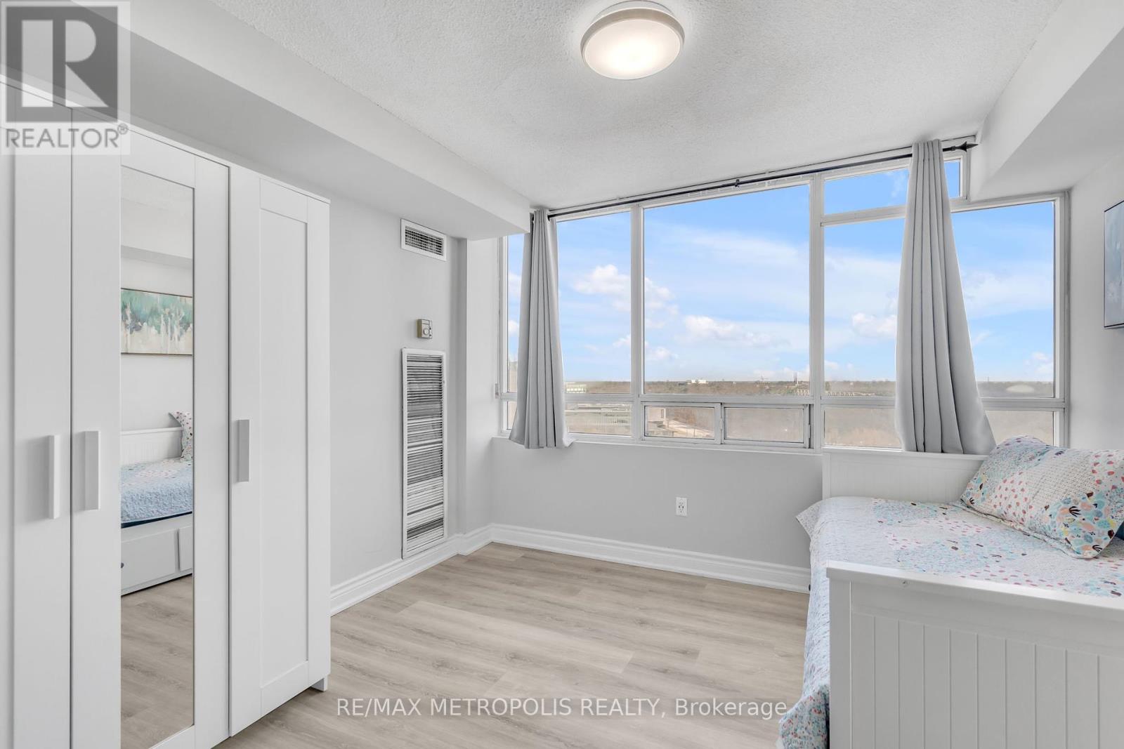 1601 - 3050 Ellesmere Road, Toronto, Ontario  M1E 5E6 - Photo 19 - E12277789