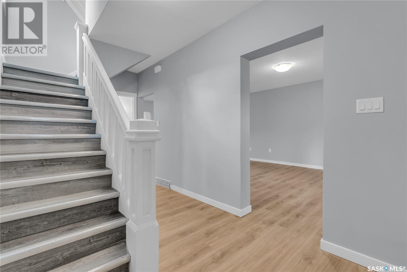 Property at 112 27th STREET W image 3