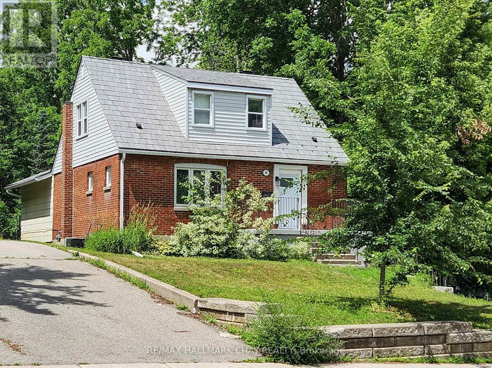 Property at 40 WELLINGTON STREET E image 1