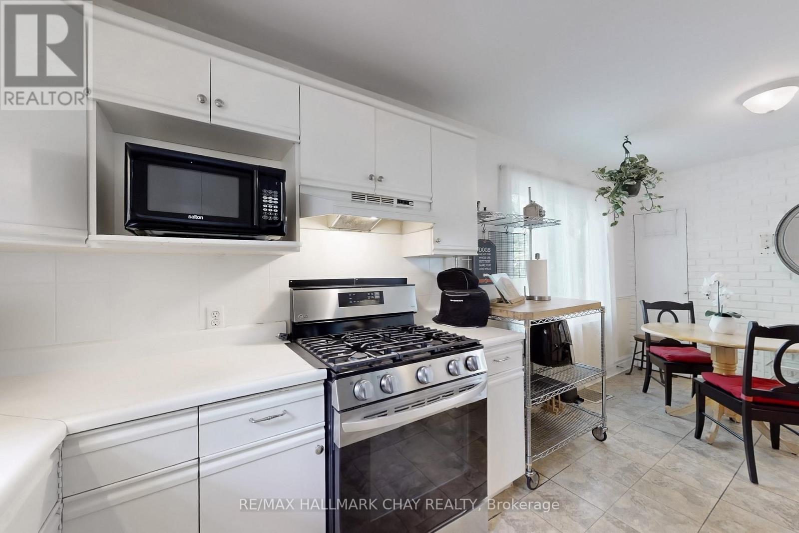 40 Wellington Street E, Barrie (Wellington), Ontario  L4M 2C2 - Photo 14 - S12277815