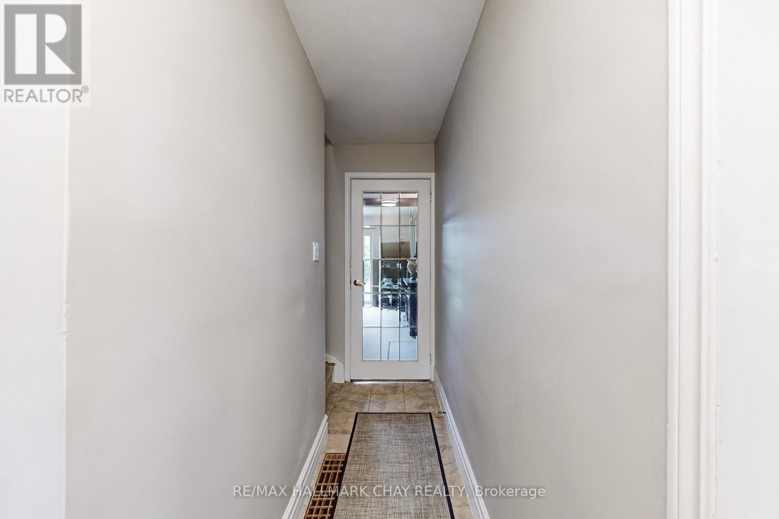 40 Wellington Street E, Barrie (Wellington), Ontario  L4M 2C2 - Photo 19 - S12277815