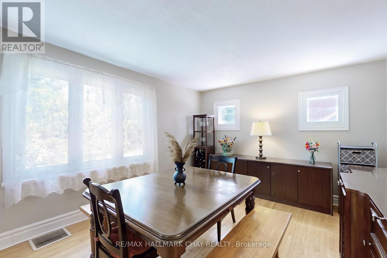 40 Wellington Street E, Barrie (Wellington), Ontario  L4M 2C2 - Photo 8 - S12277815