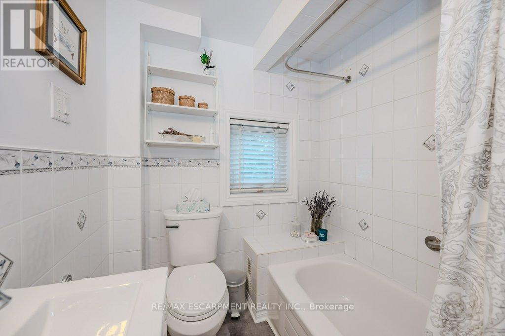 63 Beechwood Avenue, Hamilton, Ontario  L8L 2S5 - Photo 31 - X12277811