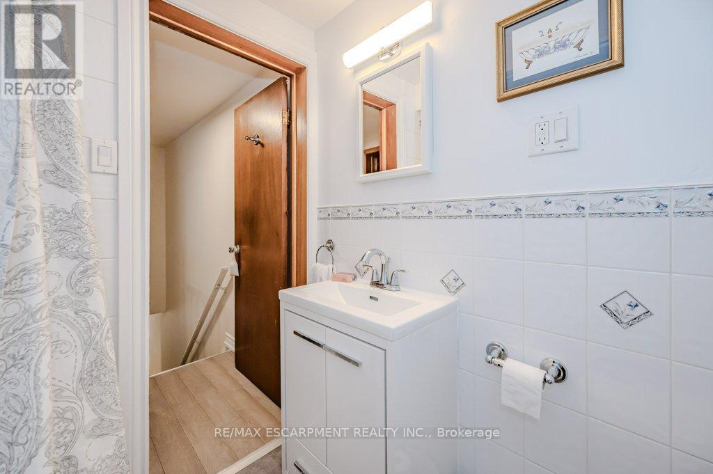 63 Beechwood Avenue, Hamilton, Ontario  L8L 2S5 - Photo 32 - X12277811