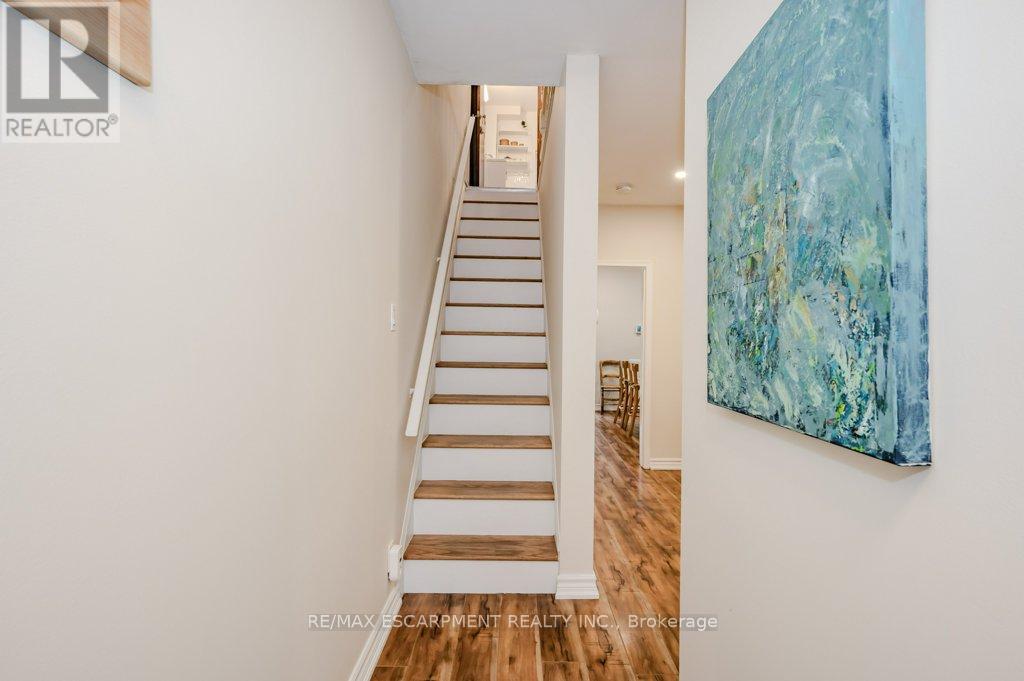 63 Beechwood Avenue, Hamilton, Ontario  L8L 2S5 - Photo 6 - X12277811