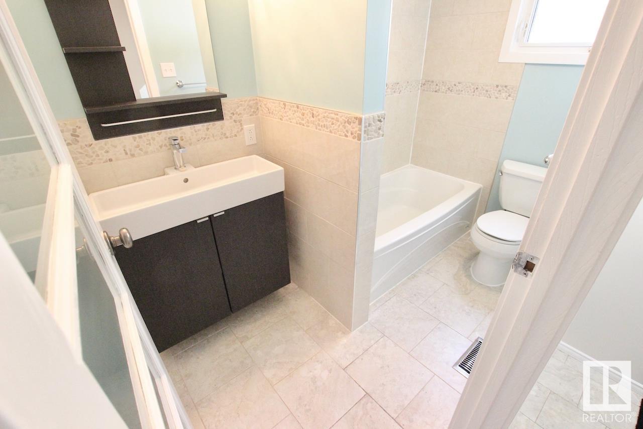 Property at 5530 145A AV NW image 3