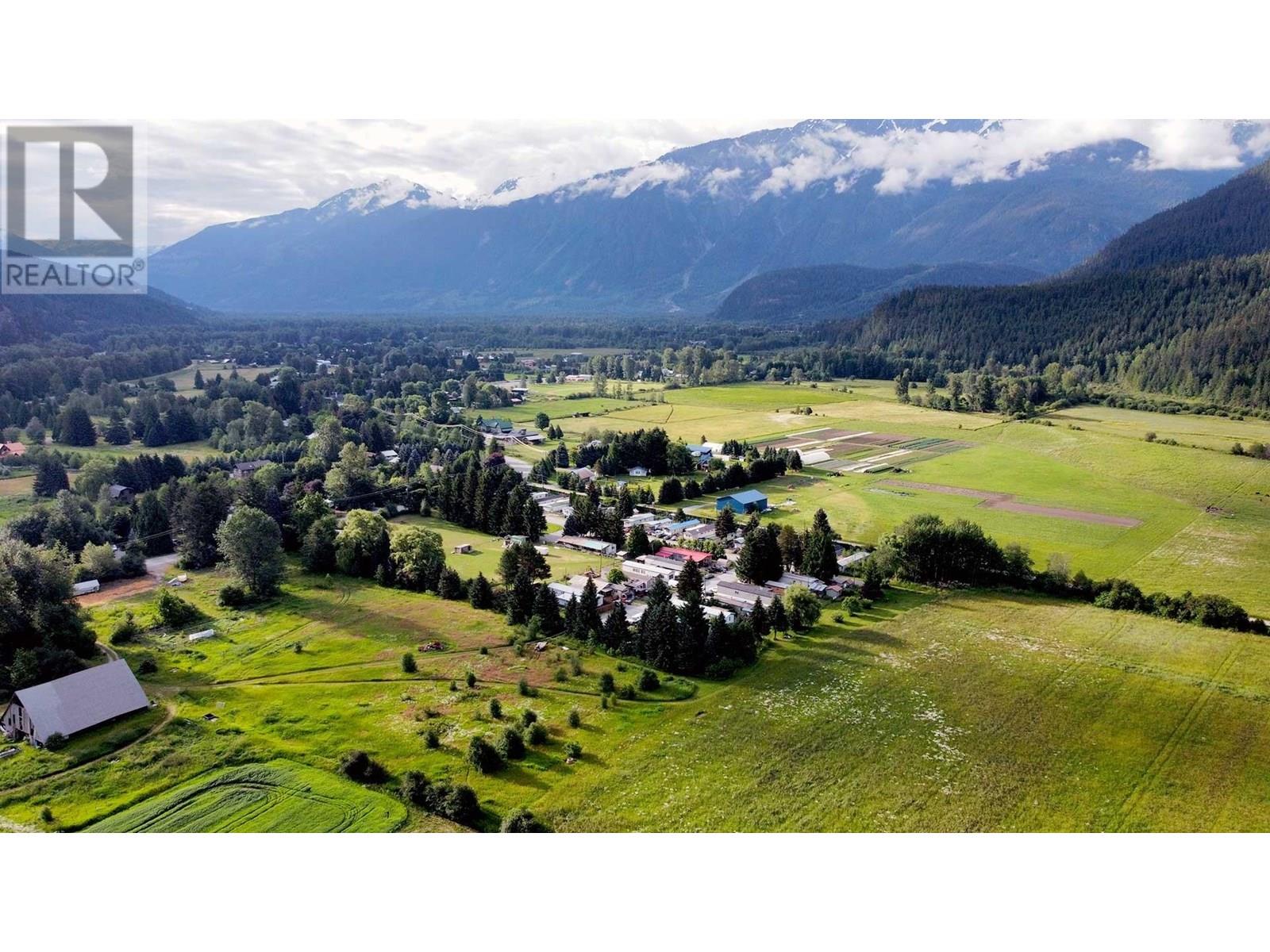 7617 Pemberton Meadows Road, Pemberton, British Columbia  V0N 2L2 - Photo 9 - C8070690