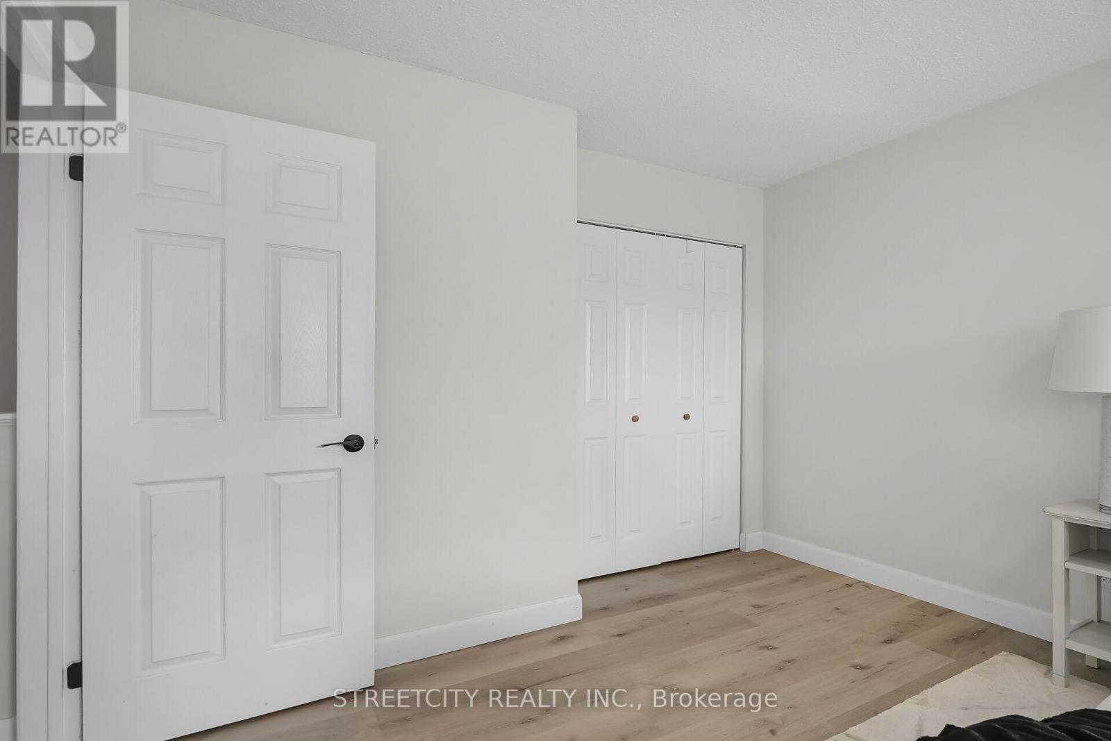 402 Homestead Court, London North, Ontario  N6G 2E9 - Photo 11 - X12277853