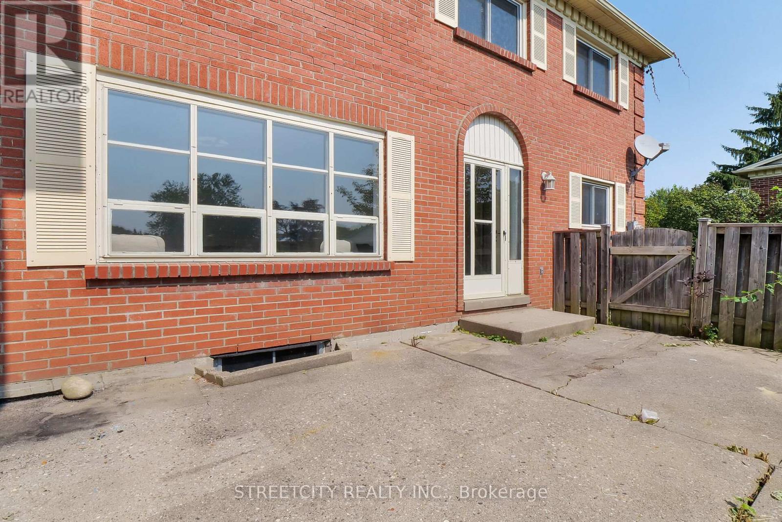 402 Homestead Court, London North, Ontario  N6G 2E9 - Photo 22 - X12277853