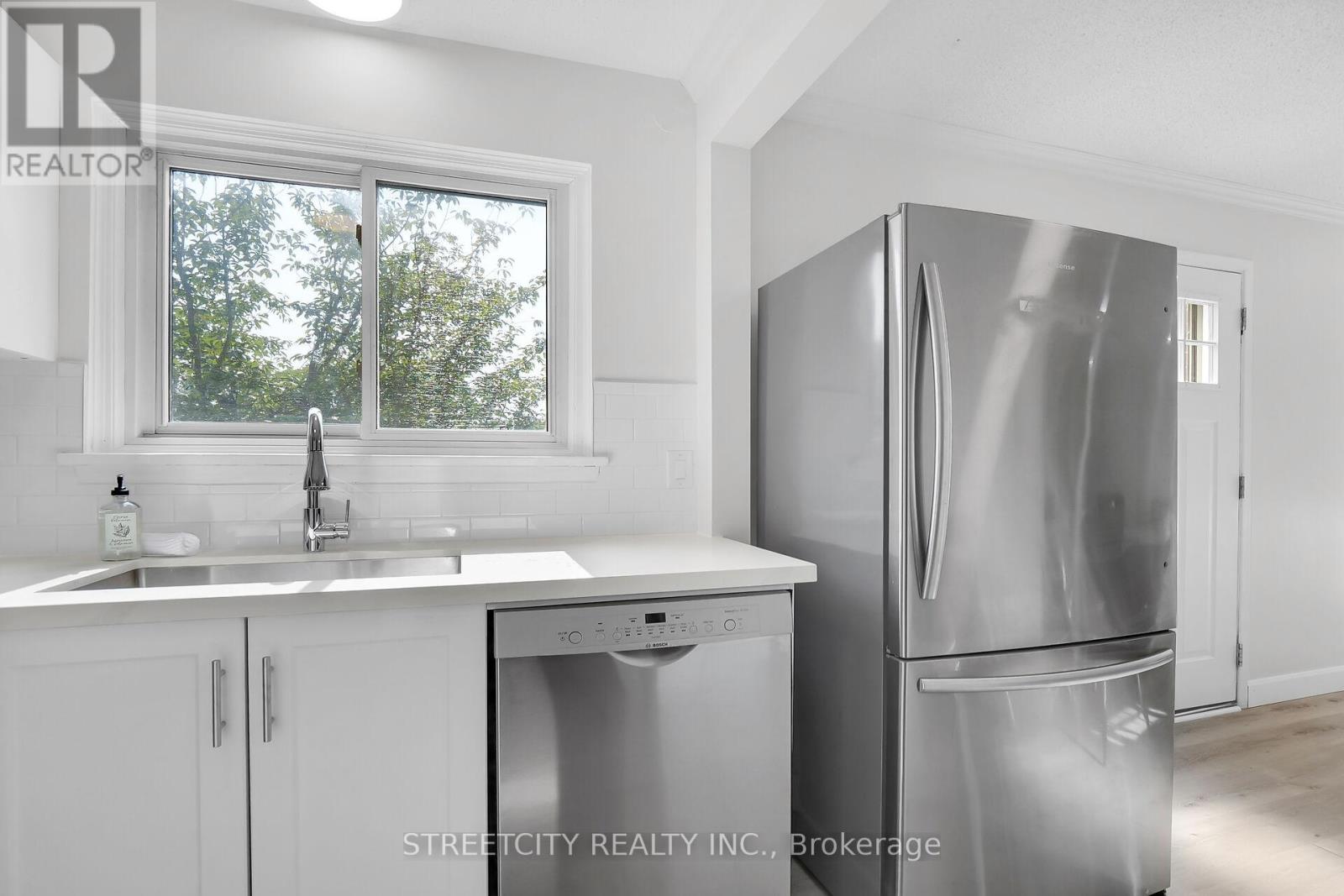 402 Homestead Court, London North, Ontario  N6G 2E9 - Photo 7 - X12277853