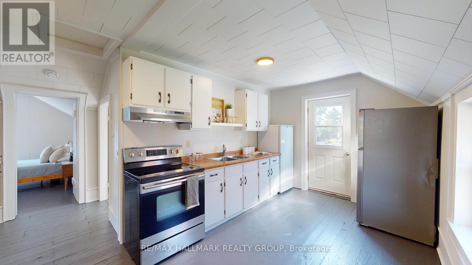 10 Wellington Street E, Athens, Ontario  K0E 1B0 - Photo 6 - X12277857