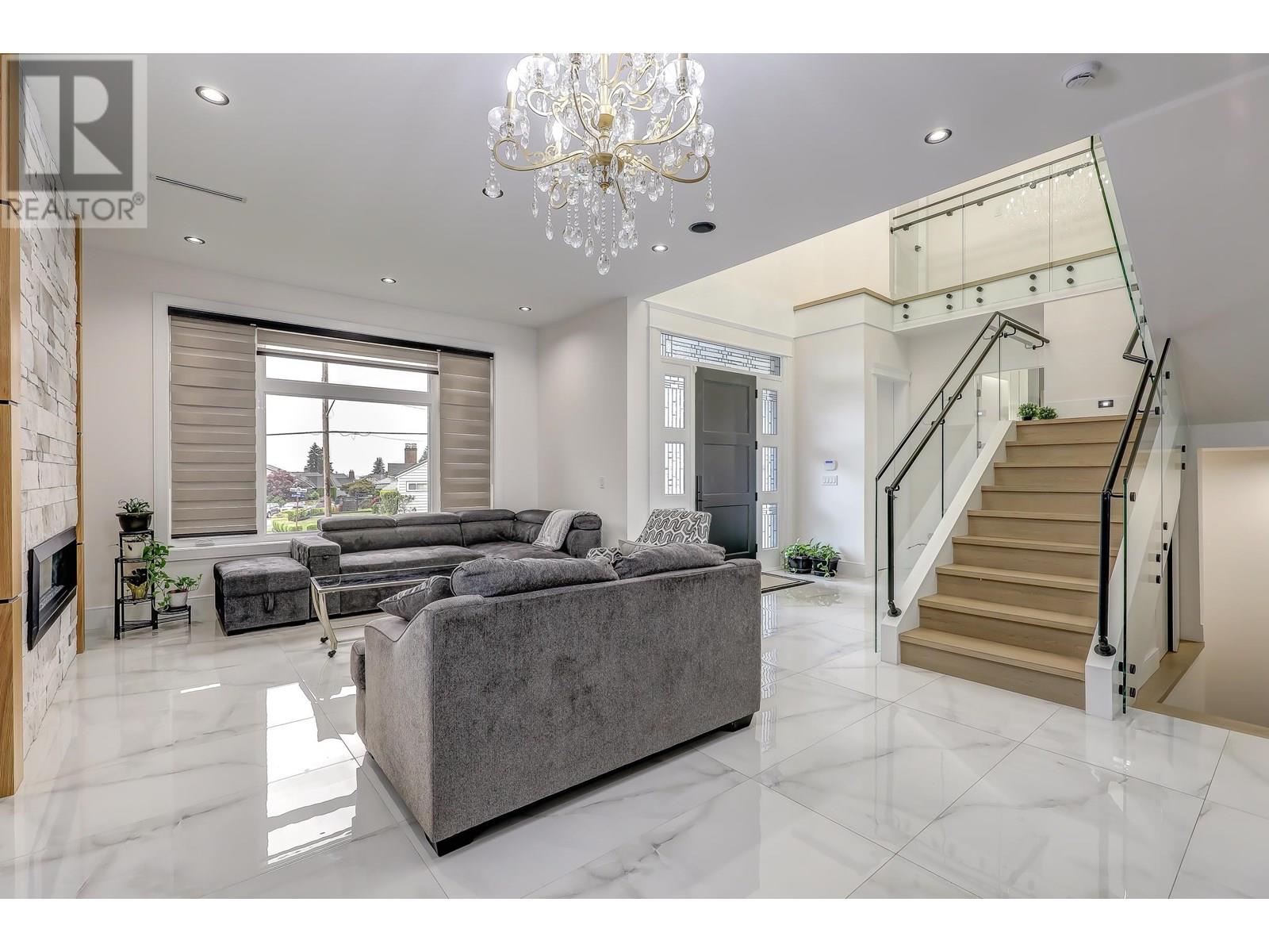 Property at 8763 10TH AVENUE image 3