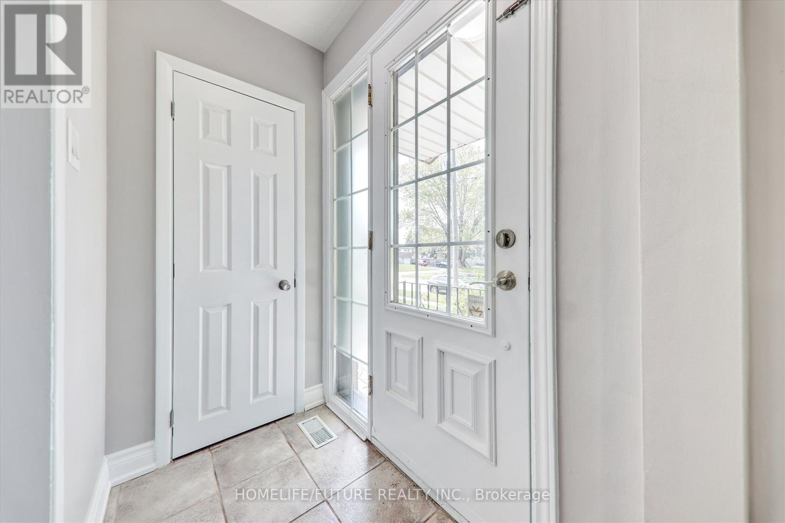 203 Crawforth Street, Whitby, Ontario  L1N 3S4 - Photo 6 - E12277858