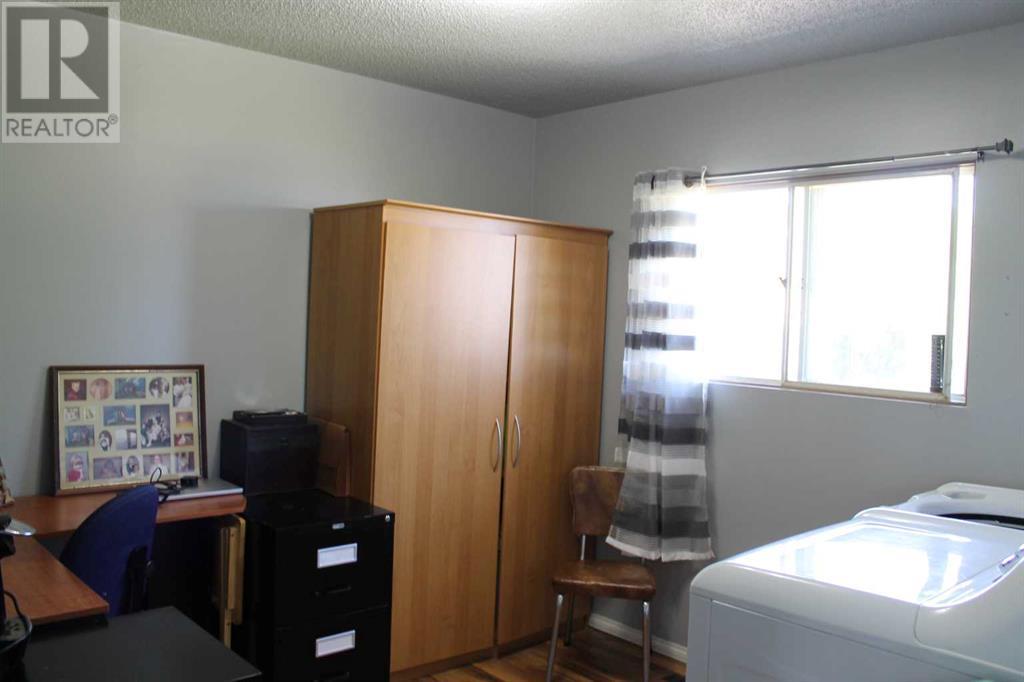 Property at 4812 47 Avenue image 5